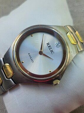 Relic Folio Men Wristwatch Silver/Gold Analog Quartz Diamond Wrist Watch